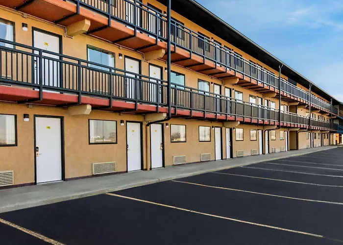 Vandalia Hotels