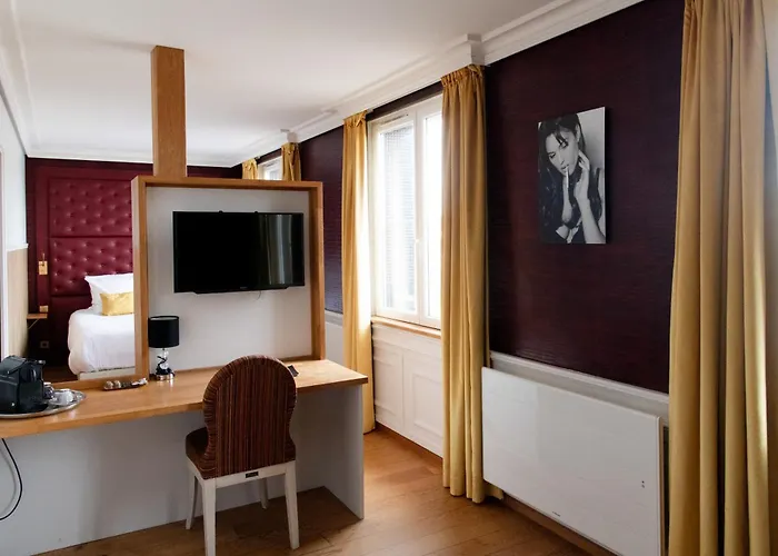 Aux waterzooi Hôtel Merveilleux côté port Dunkirk
