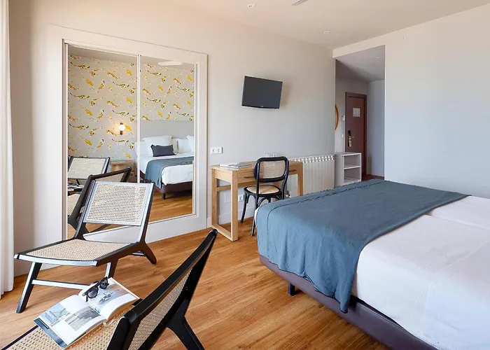 Hotels in Redo