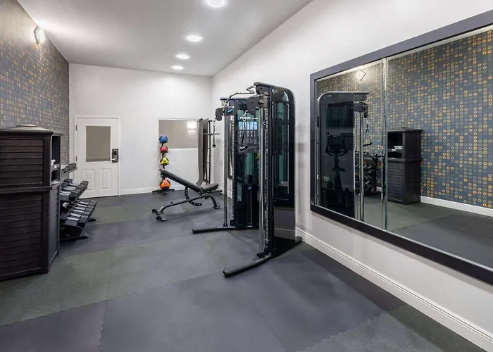 Angleton Hotels