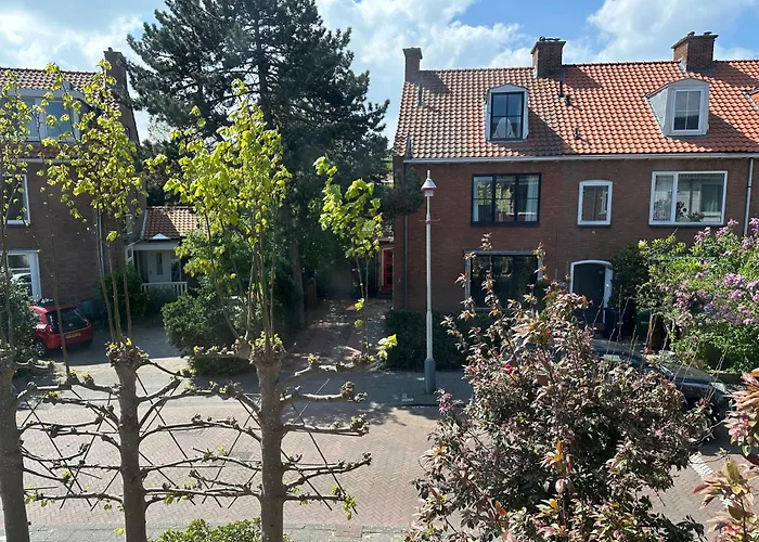 Luxury Home In Quiet Neighbourhood Near Beach Den Haag