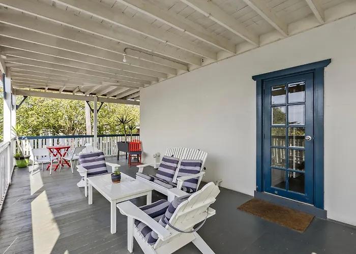 Queenscliff Hotels