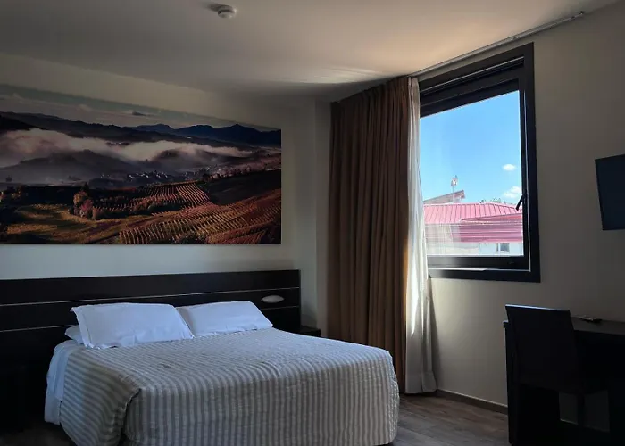 Castagnito Hotels