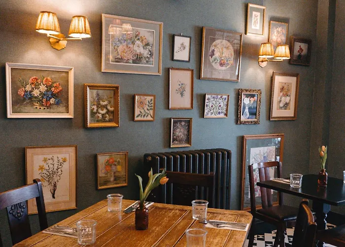 Bampton (Oxfordshire) Hotels