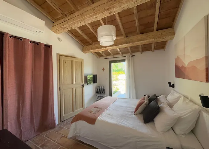 Roussillon (Vaucluse) Hotels