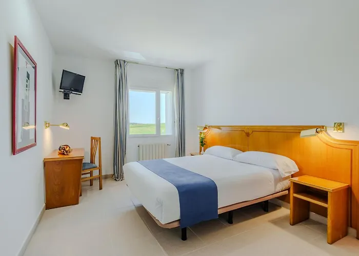 Hoteles en Villagonzalo Pedernales