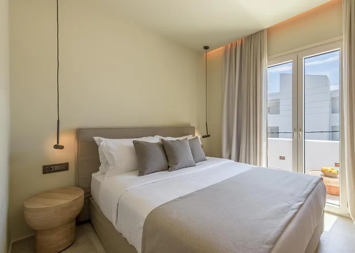 Hotels in Adamantas (Milos)