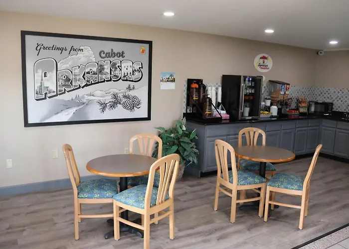 Super 8 By Wyndham Cabot Hotel