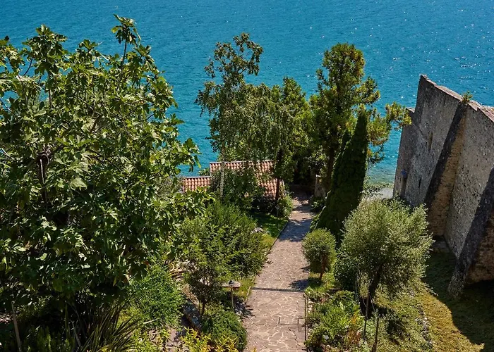 Hotel con piscina a Limone sul Garda