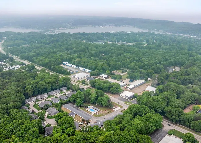 Starlite Resort Saugatuck