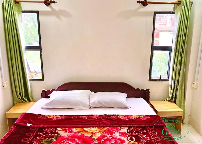 Garden Village Guesthouse & Pool Bar