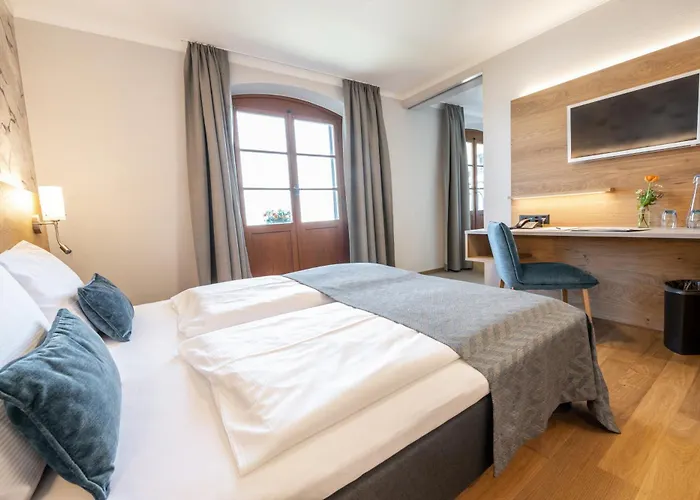 Hotels in Vitznau