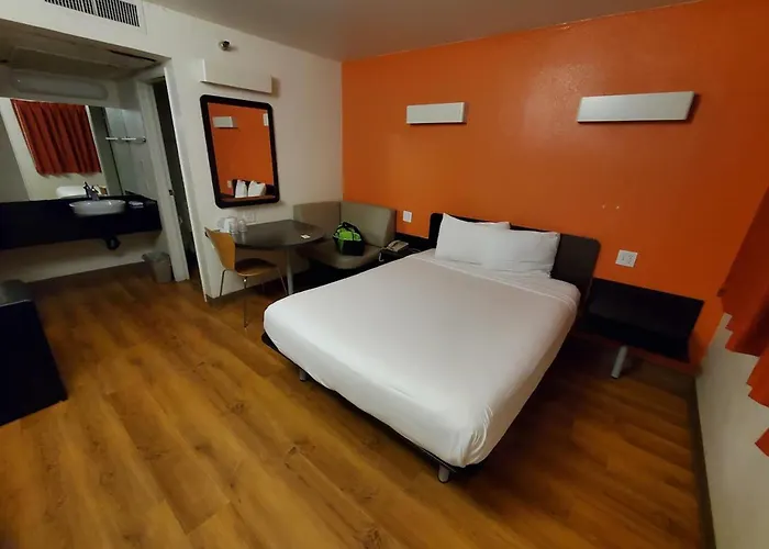 Super 8 By Wyndham Petaluma