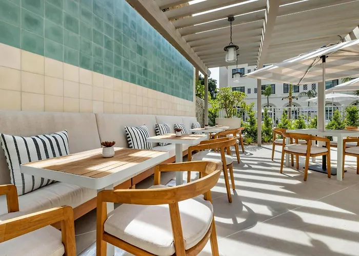 Calabasas Hotels