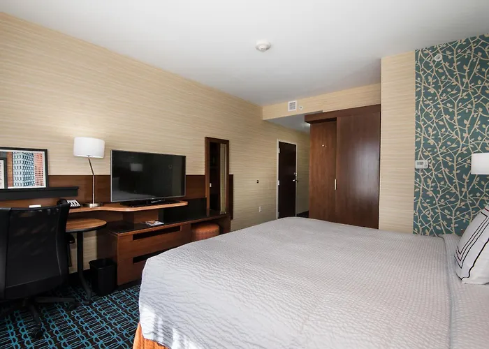 Benton Hotels With Pool