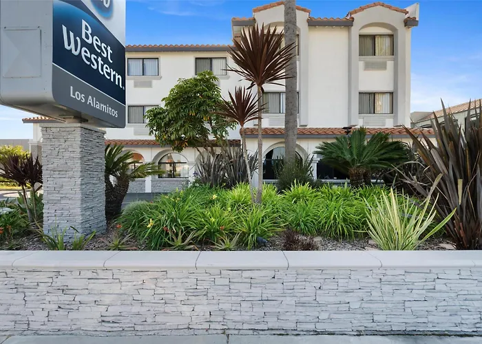 Los Alamitos Hotels
