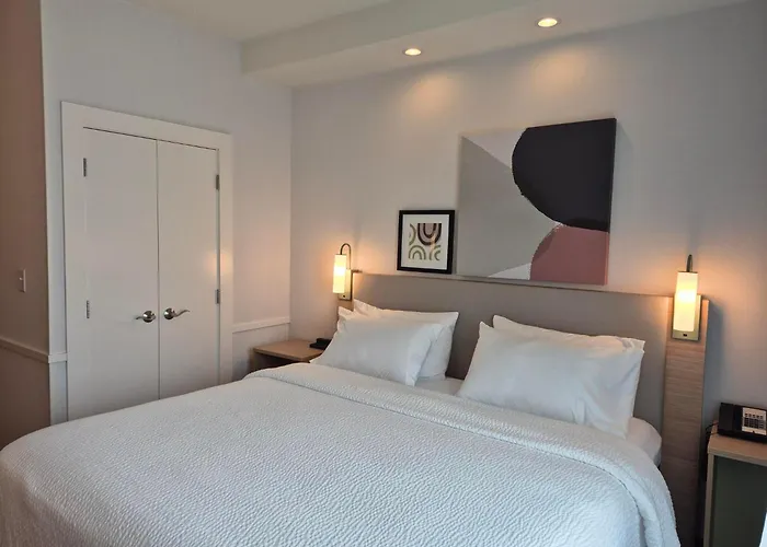 Spark By Hilton Lancaster Rohrerstown