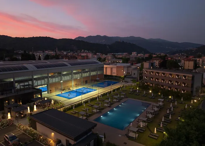 Como Hotels With Pool