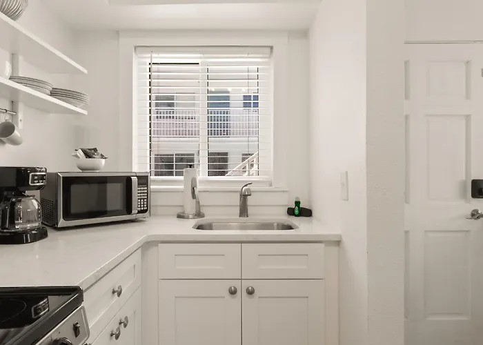 The Molloy - A Boutique Beach Resort St. Pete Beach