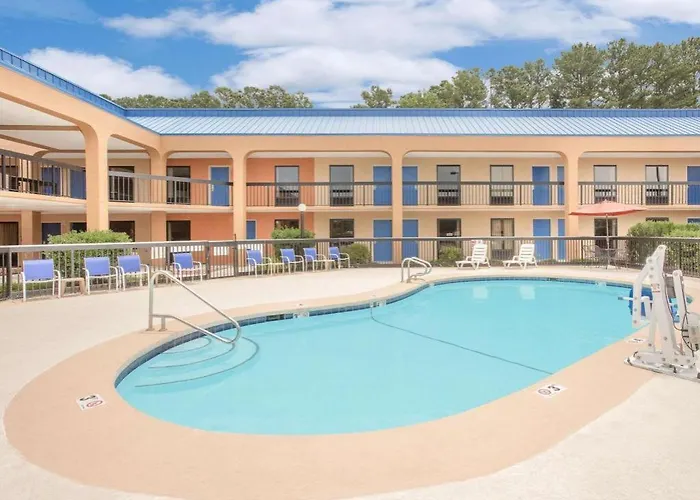 Baymont By Wyndham Greenville