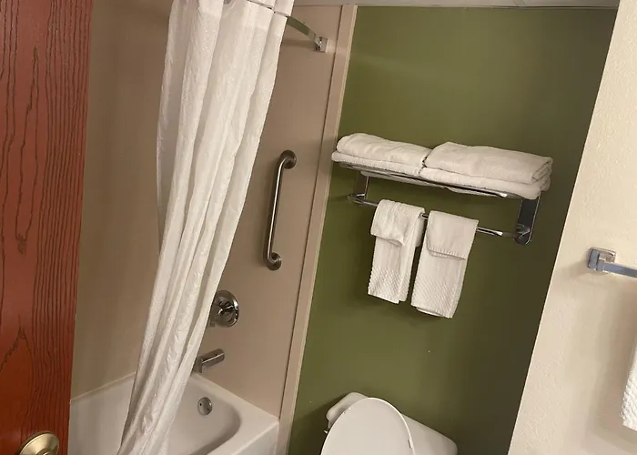 Sleep Inn & Suites Near Sports World Blvd Gatlinburg