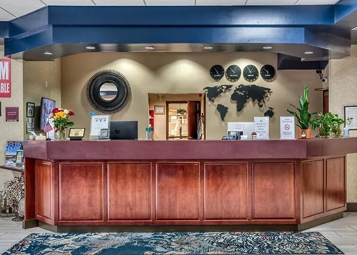 Monroe Hotels