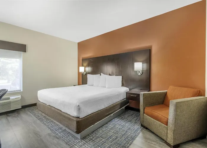 Lee's Summit Hotels With Pool