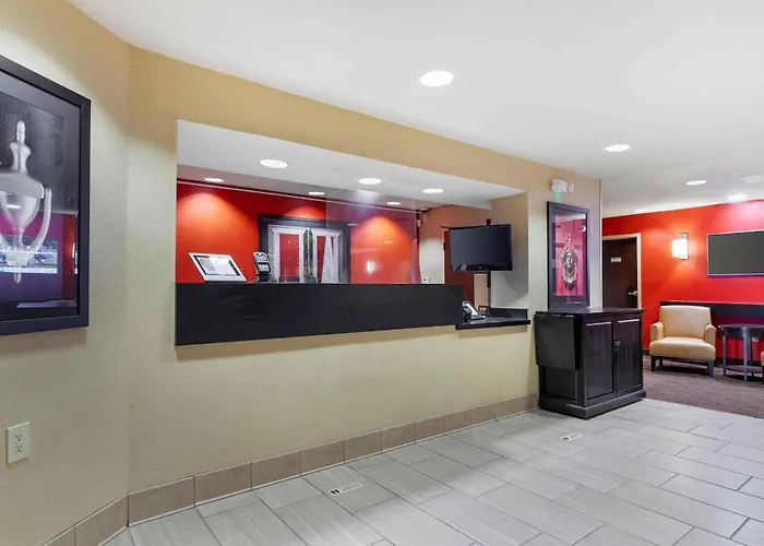 Nassau Bay Hotels
