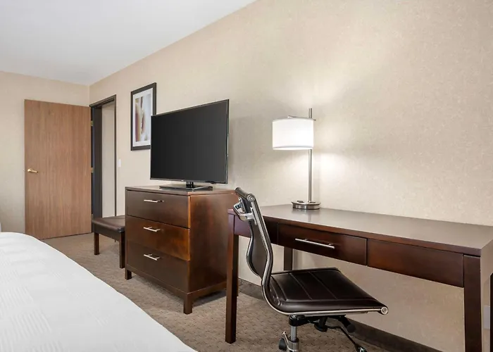 Jonesville Hotels