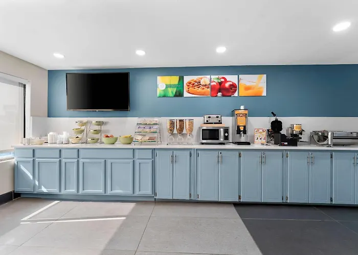 Sandersville Hotels