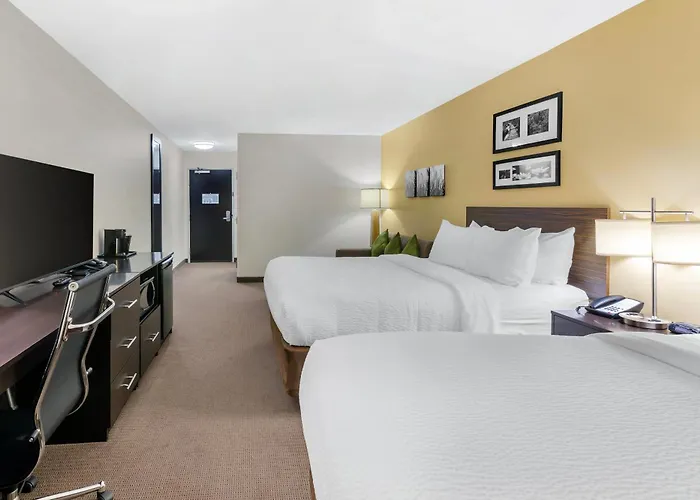 Devils Lake Hotels