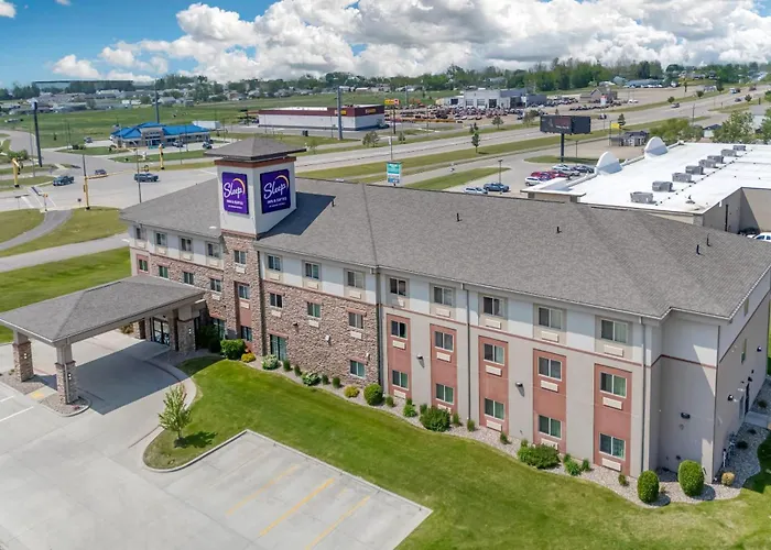 Devils Lake Hotels With Pool