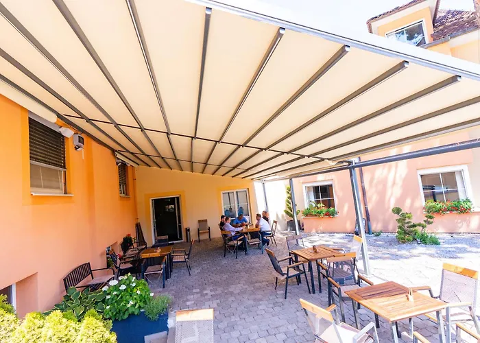 Pruhonice Hotels