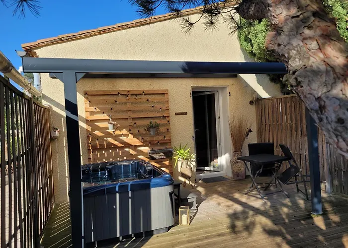 15' Cité de Carcassonne, chambre au calme, petit-déjeuner et jacuzzi en supplément