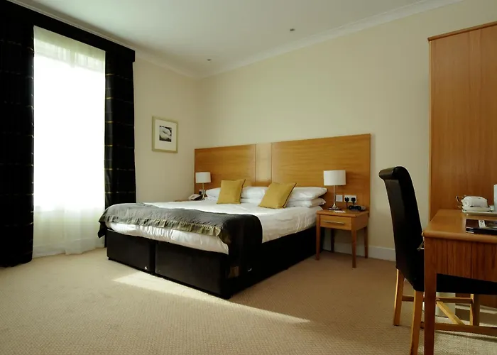 Glenrothes Hotels