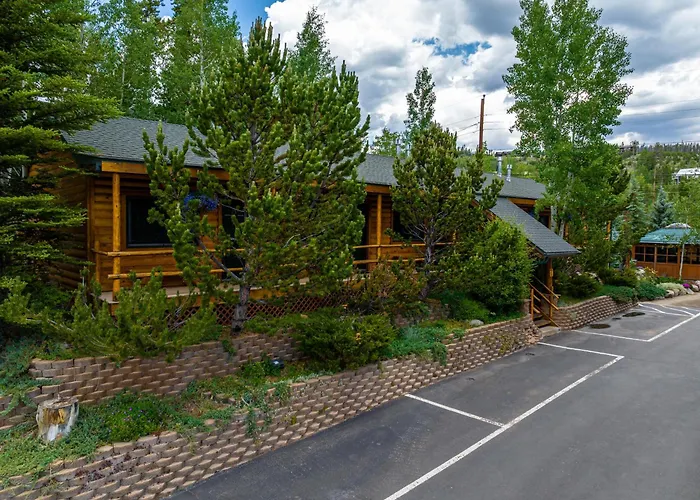 Grand Lake Hotels