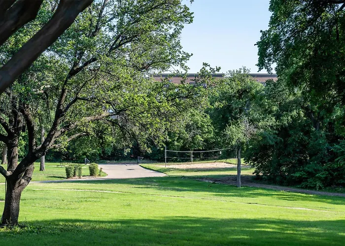 Grapevine Hotels