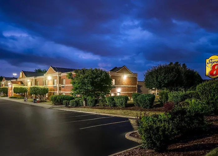 Super 8 By Wyndham Elgin