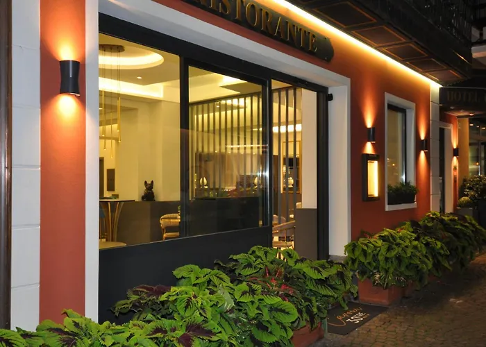 Hotel Cavour 30Tre - Moderno Per Tradizione Stresa