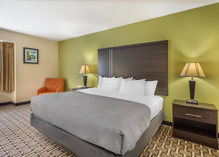 Canton Hotels