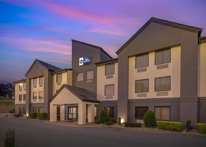 Hotels in Commerce