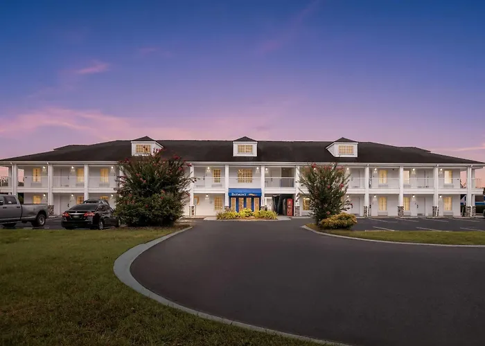Baymont By Wyndham Forest City