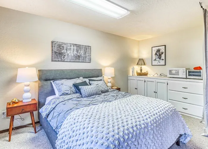Coupeville Hotels