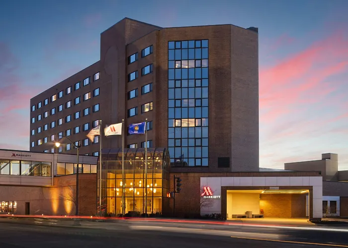 Oshkosh Marriott Waterfront Hotel & Convention Center