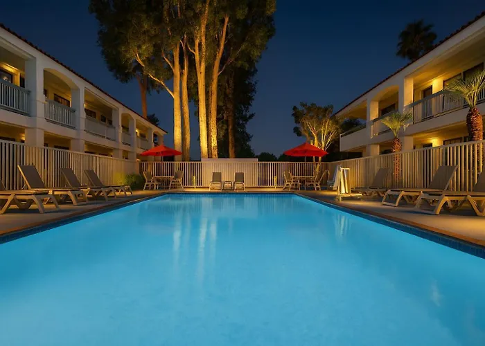 Newbury Park Hotels
