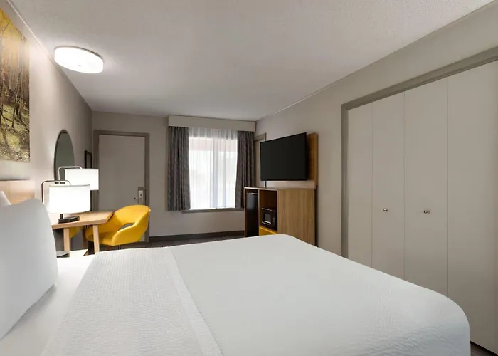 Worland Hotels