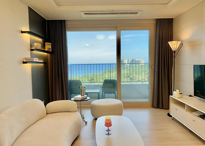 Sokcho Hotels With Pool