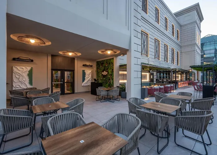 Hotels in Cedar Lake