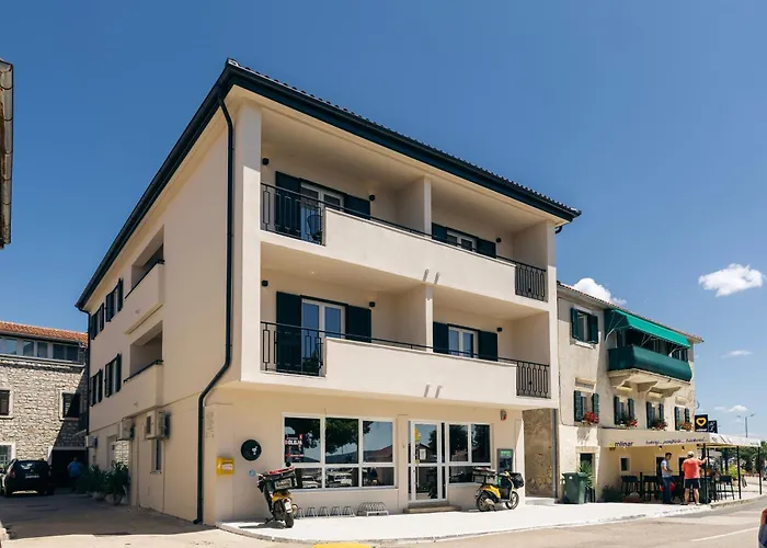 Sveti Filip i Jakov Hotels