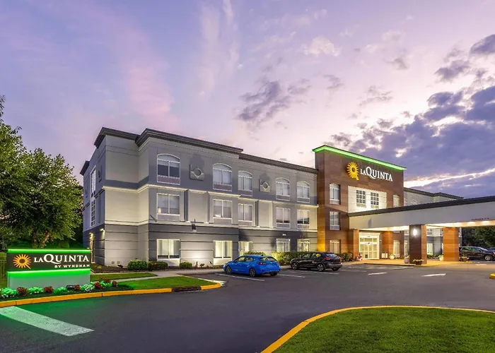 Hotels in Mount Laurel